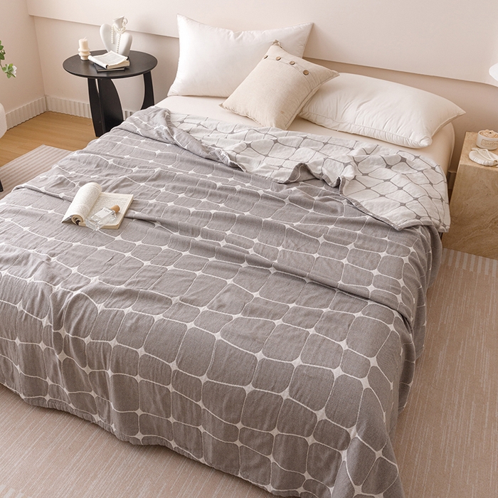 91家纺网 家纺一手货源 找家纺  2026新款全棉纯棉水洗柔绉三层纱布毛巾被 趣想-灰