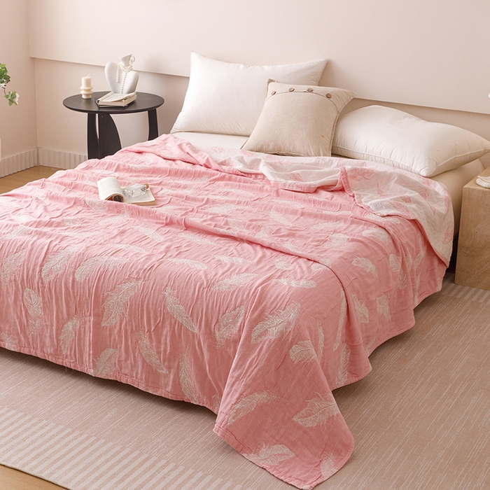 91家纺网 家纺一手货源 找家纺  2026新款全棉纯棉水洗柔绉三层纱布毛巾被 夏梦-粉