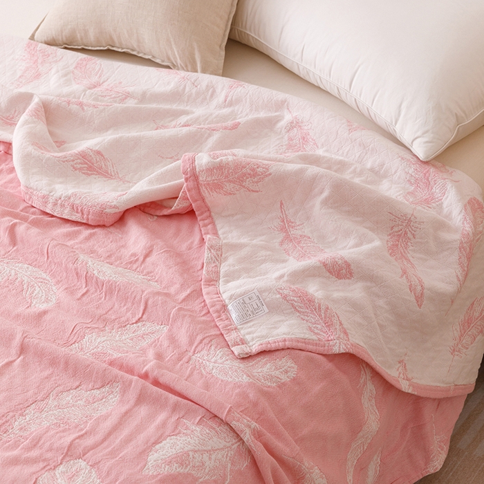 91家纺网 家纺一手货源 找家纺  2026新款全棉纯棉水洗柔绉三层纱布毛巾被 夏梦-粉