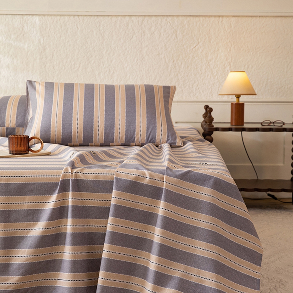 91家纺网 家纺一手货源 找家纺 八十八家纺 2026新款无印风全棉纯棉斜纹条格单床单床单单件单品床单 木冬