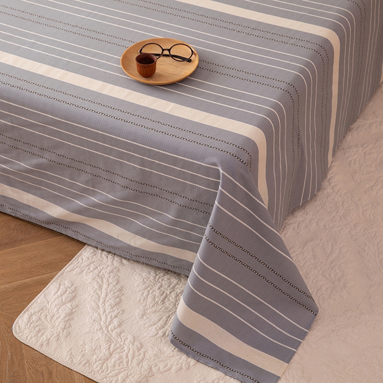 91家纺网 家纺一手货源 找家纺 八十八家纺 2026新款无印风全棉纯棉斜纹条格单床单床单单件单品床单 木几