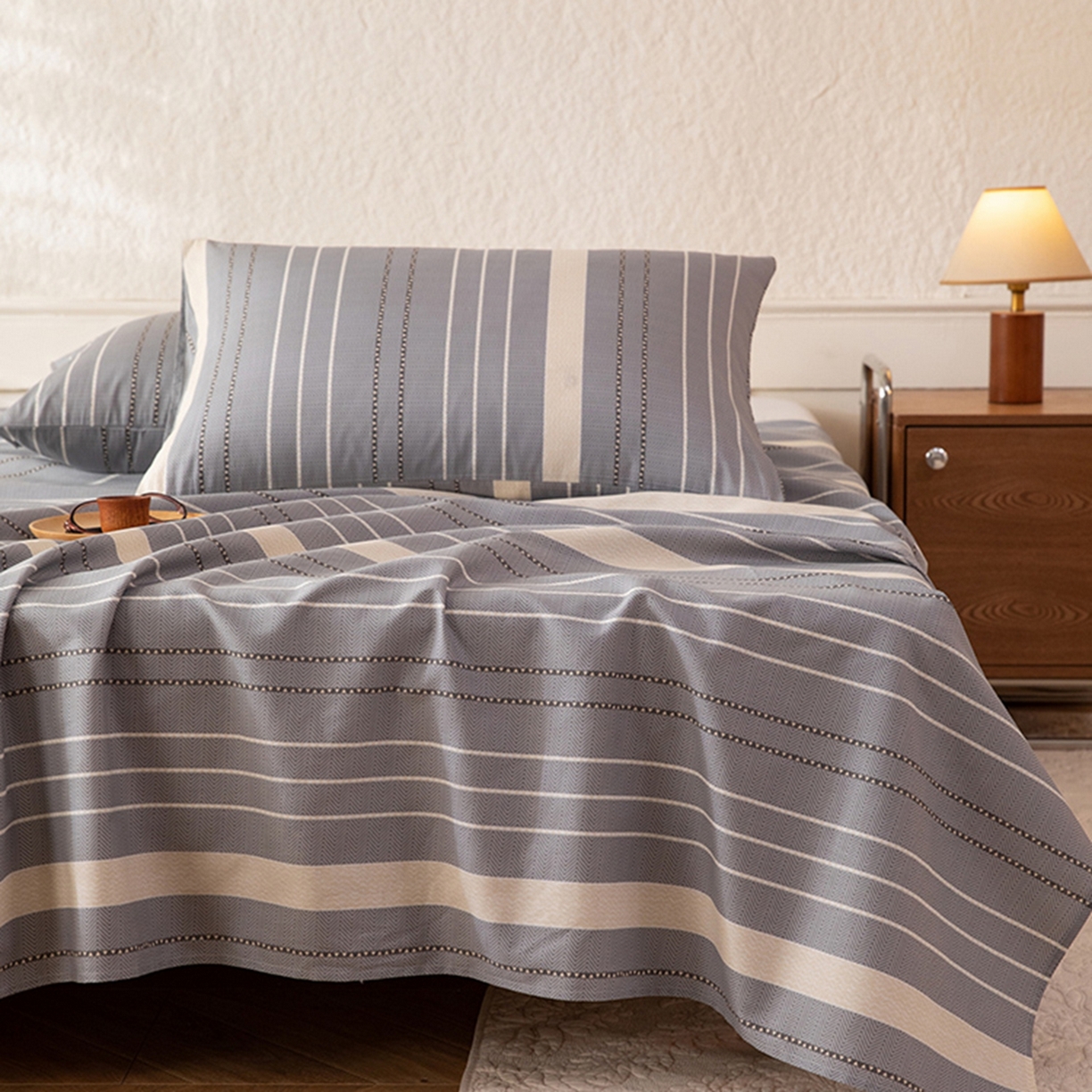 91家纺网 家纺一手货源 找家纺 八十八家纺 2026新款无印风全棉纯棉斜纹条格单床单床单单件单品床单 木几