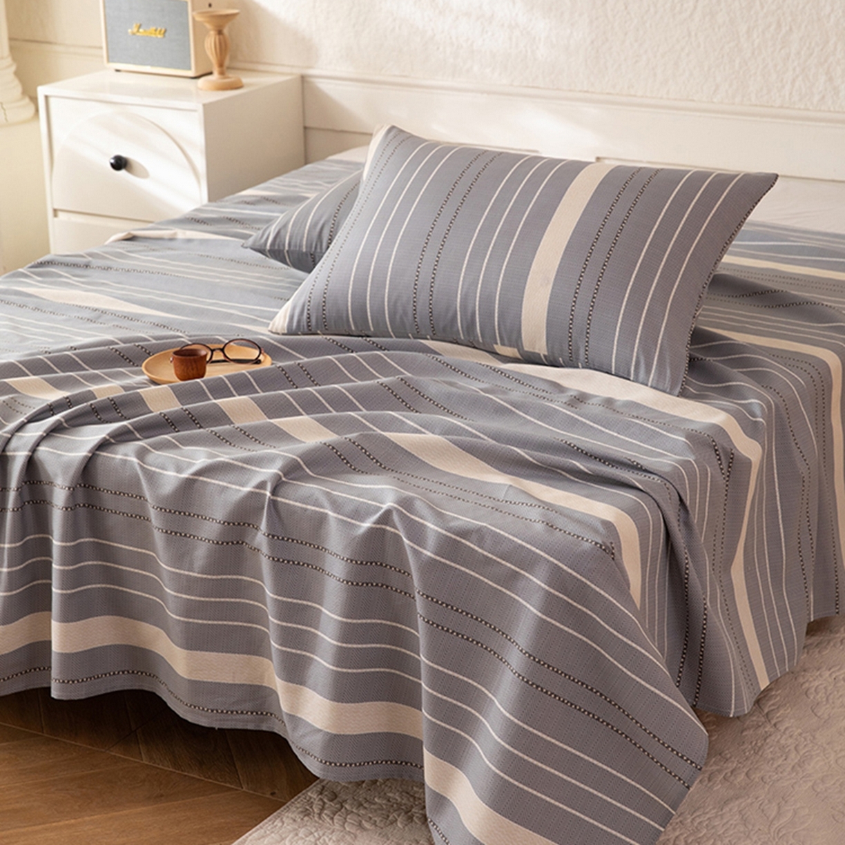 91家纺网 家纺一手货源 找家纺 八十八家纺 2026新款无印风全棉纯棉斜纹条格单床单床单单件单品床单 木几