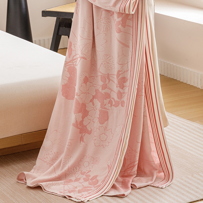 91家纺网 家纺一手货源 找家纺 朴尔家纺-毛巾被 2026新款柔滑竹纤维双层纱布冷感毯毛巾被 浅花漫-粉