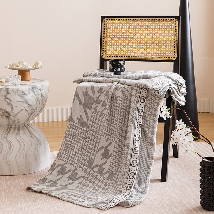 91家纺网 家纺一手货源 找家纺 朴尔家纺-毛巾被 2026新款柔滑竹纤维双层纱布冷感毯毛巾被 千鸟风情-灰