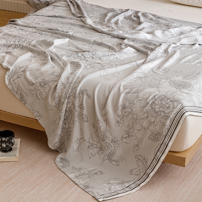 91家纺网 家纺一手货源 找家纺 朴尔家纺-毛巾被 2026新款柔滑竹纤维双层纱布冷感毯毛巾被 漫花-灰