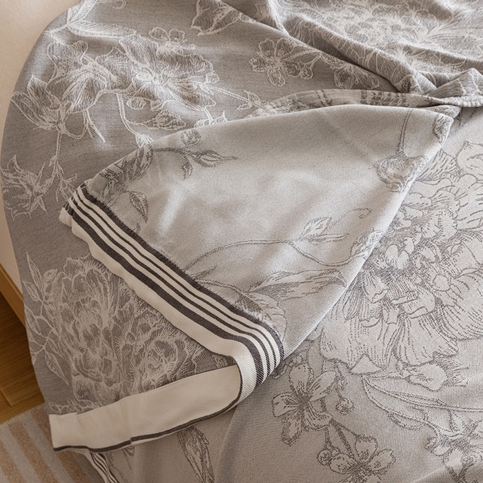 91家纺网 家纺一手货源 找家纺 朴尔家纺-毛巾被 2026新款柔滑竹纤维双层纱布冷感毯毛巾被 漫花-灰