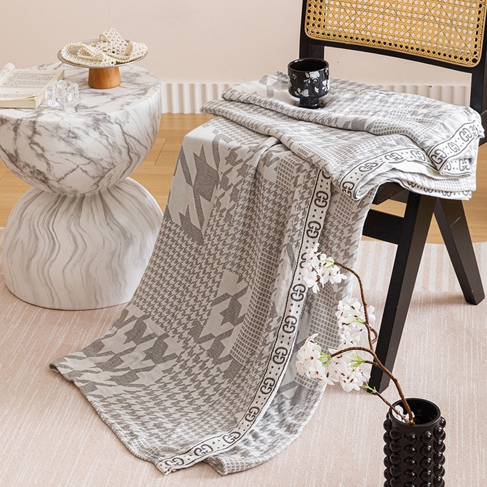 91家纺网 家纺一手货源 找家纺 朴尔家纺-毛巾被 2026新款柔滑竹纤维双层纱布冷感毯毛巾被 千鸟风情-灰