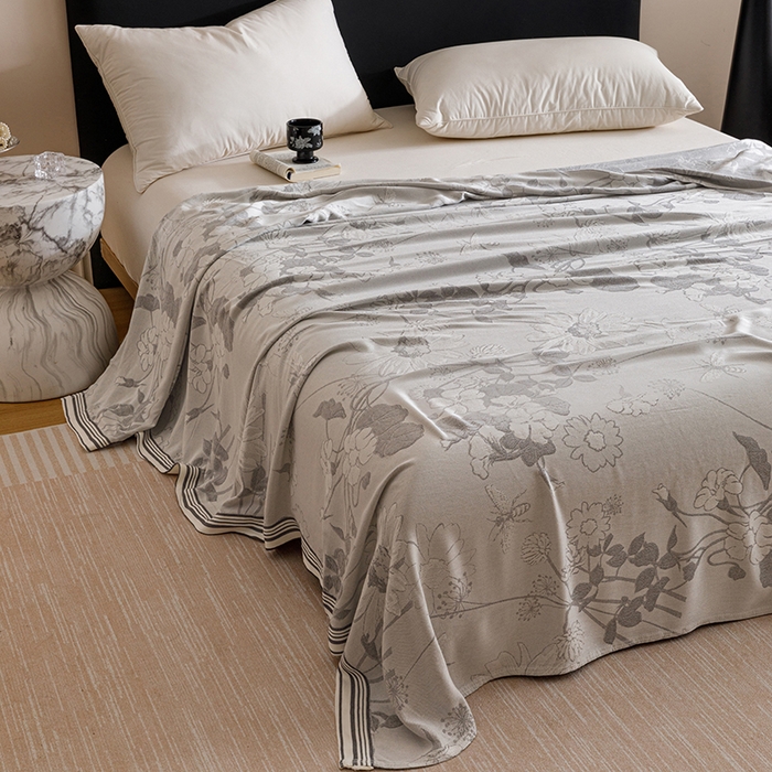 91家纺网 家纺一手货源 找家纺 朴尔家纺-毛巾被 2026新款柔滑竹纤维双层纱布冷感毯毛巾被 浅花漫-灰