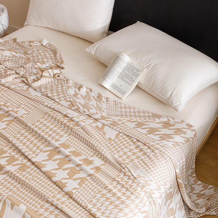 91家纺网 家纺一手货源 找家纺 朴尔家纺-毛巾被 2026新款柔滑竹纤维双层纱布冷感毯毛巾被 千鸟风情-驼