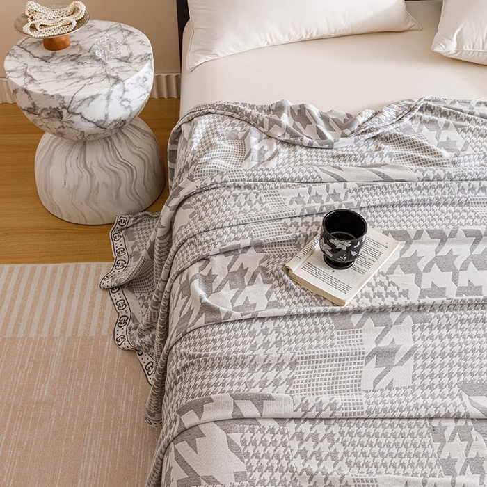 91家纺网 家纺一手货源 找家纺 朴尔家纺-毛巾被 2026新款柔滑竹纤维双层纱布冷感毯毛巾被 千鸟风情-灰