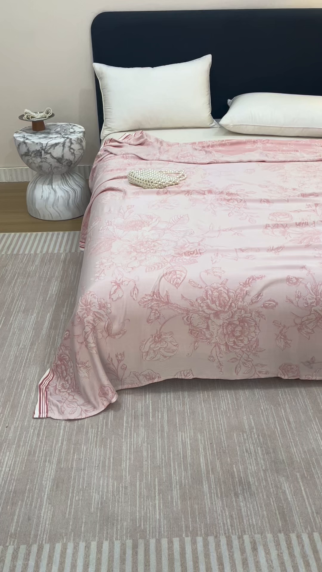 91家纺网 家纺一手货源 找家纺 朴尔家纺-毛巾被 2026新款柔滑竹纤维双层纱布冷感毯毛巾被 漫花-粉