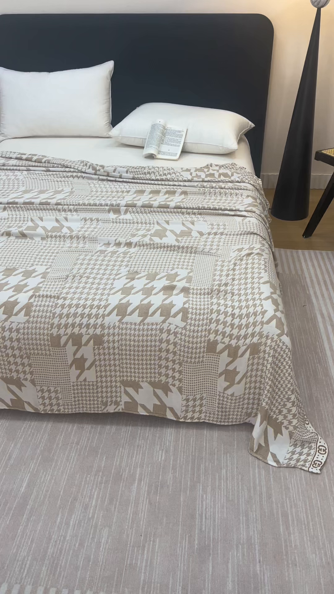 91家纺网 家纺一手货源 找家纺 朴尔家纺-毛巾被 2026新款柔滑竹纤维双层纱布冷感毯毛巾被 千鸟风情-驼