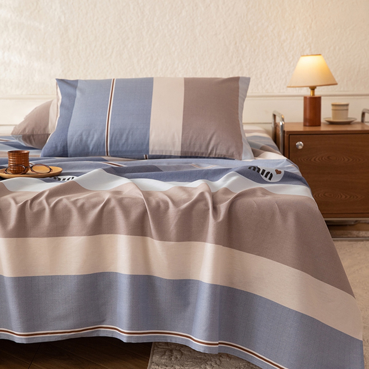 91家纺网 家纺一手货源 找家纺 八十八家纺 2026新款无印风全棉纯棉斜纹条格单床单床单单件单品床单 木央