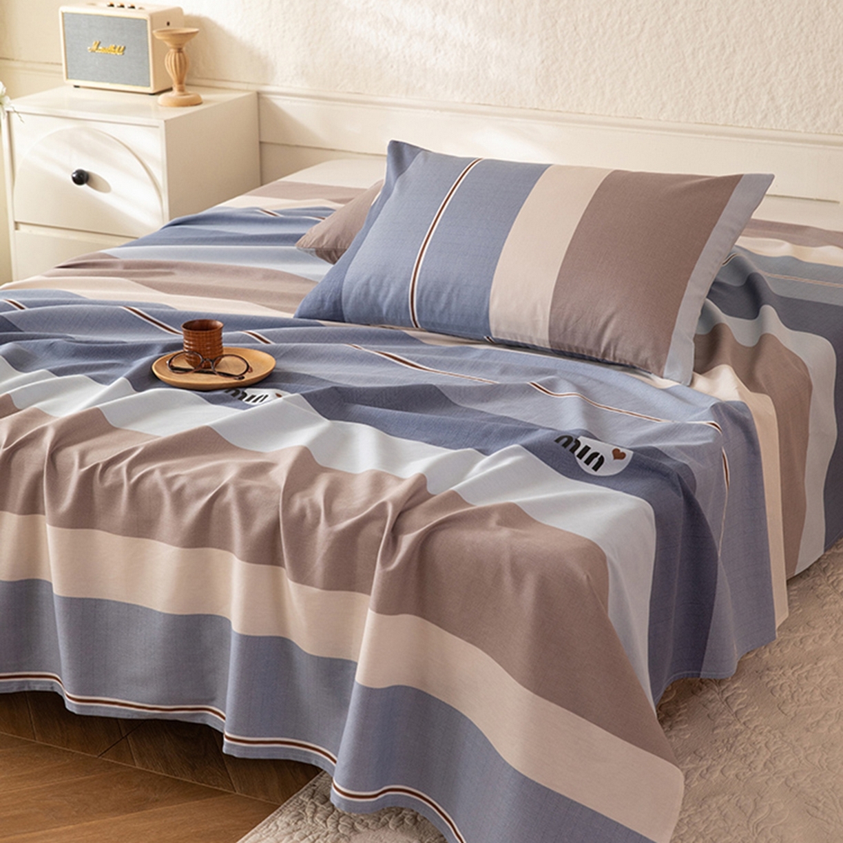 91家纺网 家纺一手货源 找家纺 八十八家纺 2026新款无印风全棉纯棉斜纹条格单床单床单单件单品床单 木央