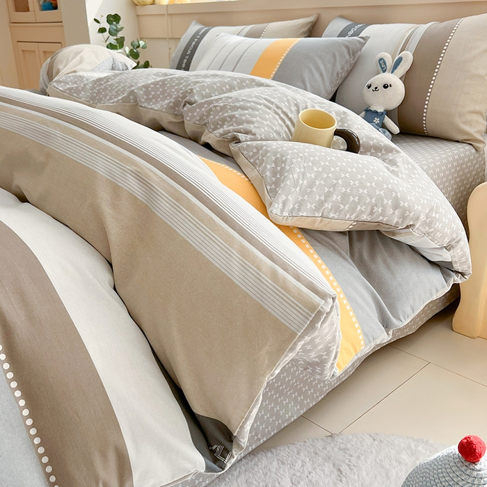 91家纺网 家纺一手货源 找家纺 爱诗诺家纺 2026新款100%全棉纯棉印花四件套【送货上门.多少都可以送】 安逸时光灰