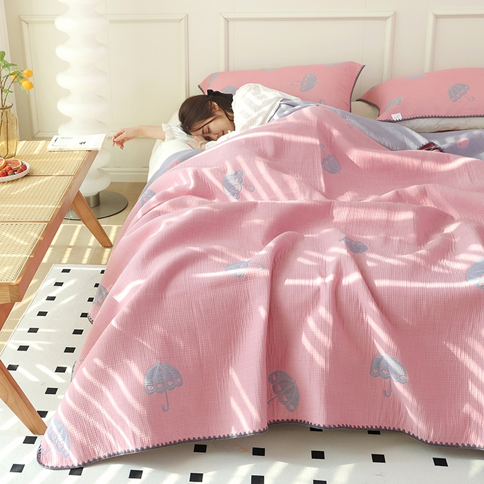 91家纺网 家纺一手货源 找家纺 朴尔家纺-毛巾被 2026新款柔绵绵风贝壳针复合工艺六层纱布毛巾被盖毯-朴尔经典款常年备货 晨雨-粉