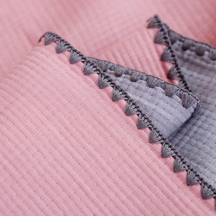 91家纺网 家纺一手货源 找家纺 朴尔家纺-毛巾被 2026新款柔绵绵风贝壳针复合工艺六层纱布毛巾被盖毯-朴尔经典款常年备货 晨雨-粉