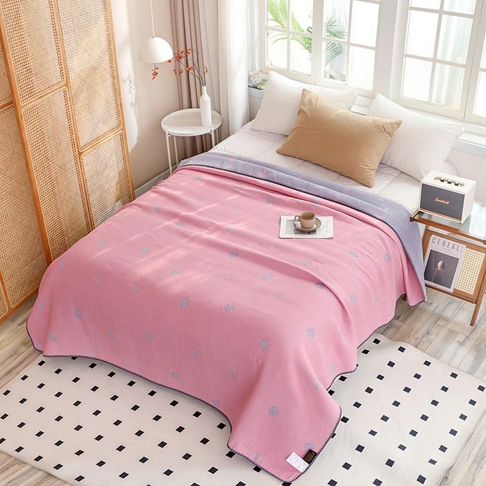 91家纺网 家纺一手货源 找家纺 朴尔家纺-毛巾被 2026新款柔绵绵风贝壳针复合工艺六层纱布毛巾被盖毯-朴尔经典款常年备货 风中雏菊-粉