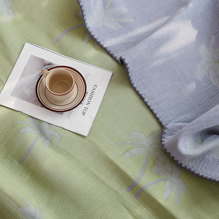 91家纺网 家纺一手货源 找家纺 朴尔家纺-毛巾被 2026新款柔绵绵风贝壳针复合工艺六层纱布毛巾被盖毯-朴尔经典款常年备货 海岛椰林-绿