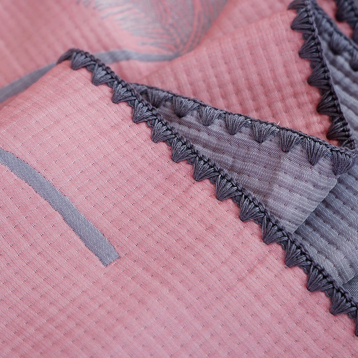 91家纺网 家纺一手货源 找家纺 朴尔家纺-毛巾被 2026新款柔绵绵风贝壳针复合工艺六层纱布毛巾被盖毯-朴尔经典款常年备货 海岛椰林-粉