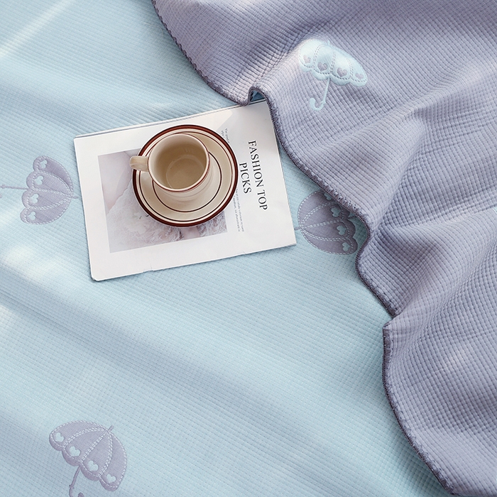 91家纺网 家纺一手货源 找家纺 朴尔家纺-毛巾被 2026新款柔绵绵风贝壳针复合工艺六层纱布毛巾被盖毯-朴尔经典款常年备货 晨雨-蓝