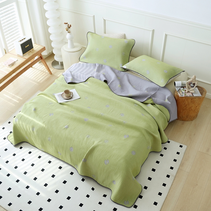 91家纺网 家纺一手货源 找家纺 朴尔家纺-毛巾被 2026新款柔绵绵风贝壳针复合工艺六层纱布毛巾被盖毯-朴尔经典款常年备货 风中雏菊-绿