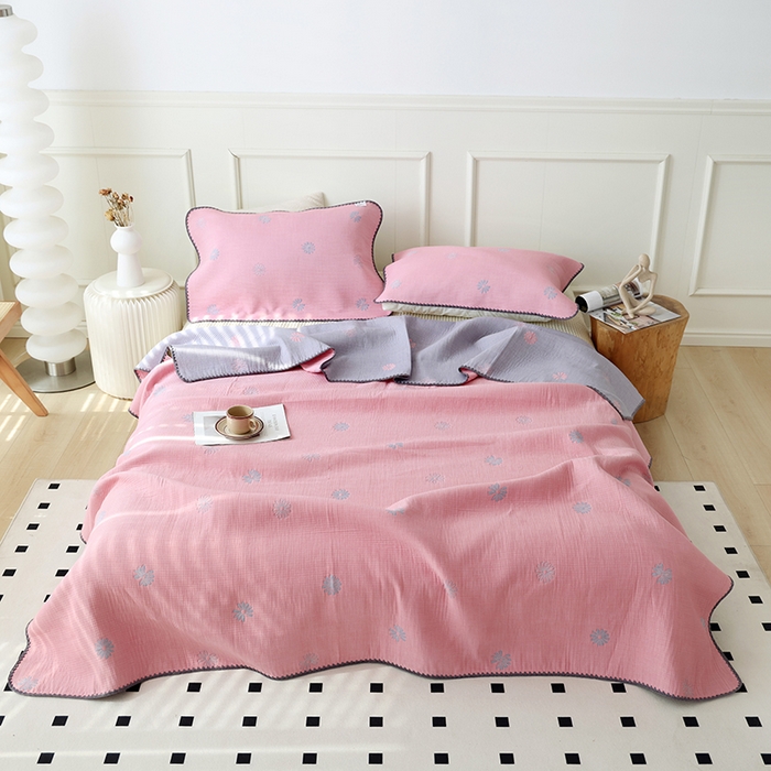 91家纺网 家纺一手货源 找家纺 朴尔家纺-毛巾被 2026新款柔绵绵风贝壳针复合工艺六层纱布毛巾被盖毯-朴尔经典款常年备货 风中雏菊-粉