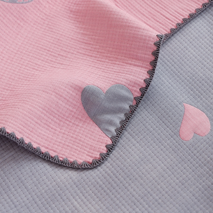 91家纺网 家纺一手货源 找家纺 朴尔家纺-毛巾被 2026新款柔绵绵风贝壳针复合工艺六层纱布毛巾被盖毯-朴尔经典款常年备货 心叶-粉