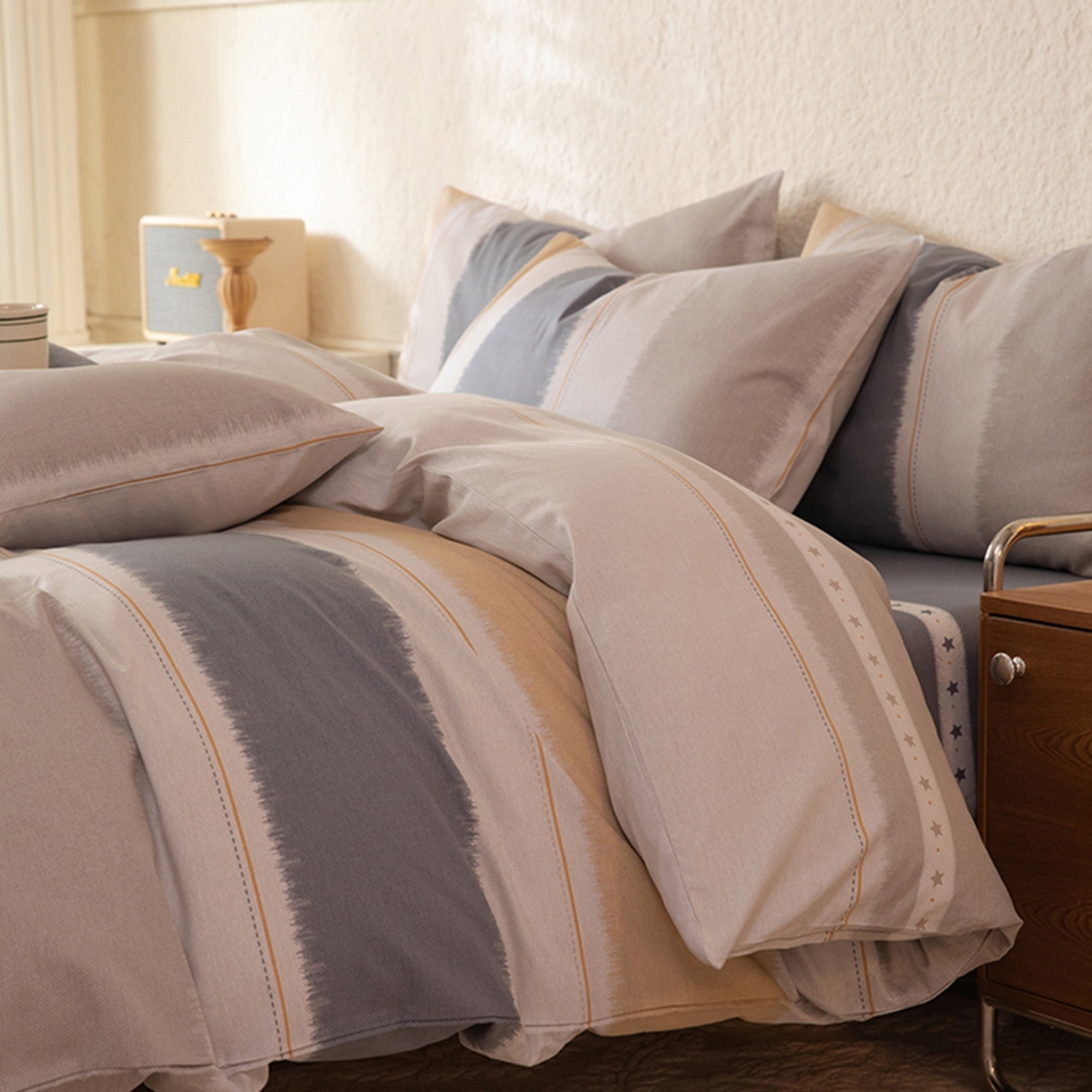 91家纺网 家纺一手货源 找家纺 八十八家纺 2026新款无印风全棉纯棉斜纹条格四件套 木兰