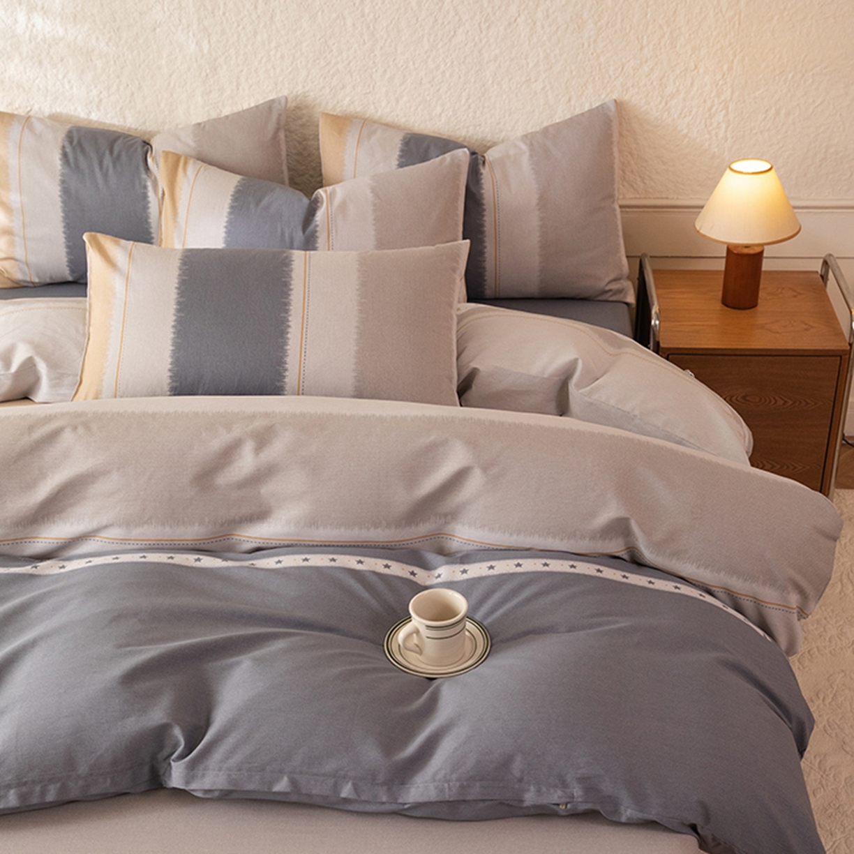 91家纺网 家纺一手货源 找家纺 八十八家纺 2026新款无印风全棉纯棉斜纹条格四件套 木兰