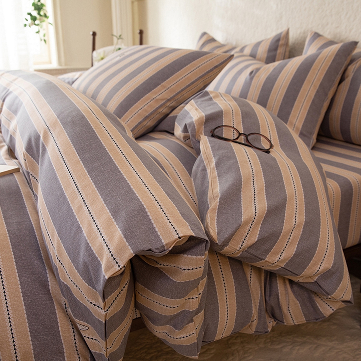 91家纺网 家纺一手货源 找家纺 八十八家纺 2026新款无印风全棉纯棉斜纹条格四件套 木冬