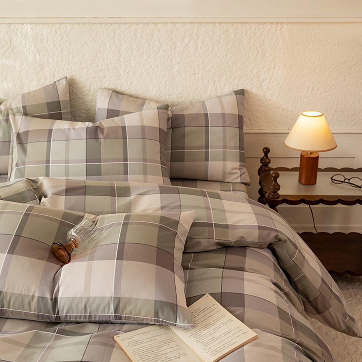 91家纺网 家纺一手货源 找家纺 八十八家纺 2026新款无印风全棉纯棉斜纹条格四件套 山茶