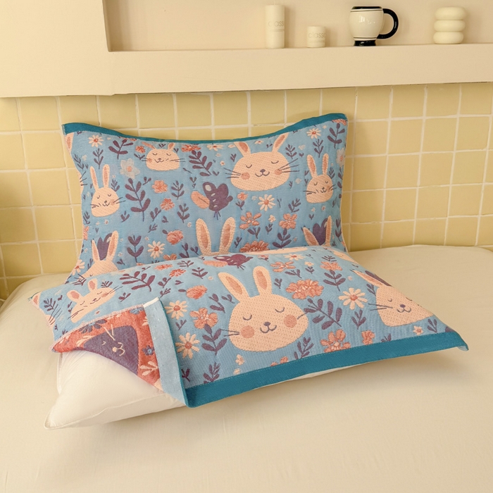 91家纺网 家纺一手货源 找家纺 朴尔家纺-毛巾被 2026新款彩棉云柔三层纱布毛巾被三件套盖毯 安妮花园