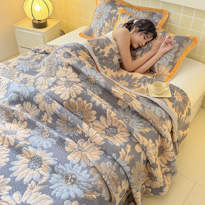 91家纺网 家纺一手货源 找家纺 朴尔家纺-毛巾被 2026新款彩棉云柔三层纱布毛巾被三件套盖毯 花间令