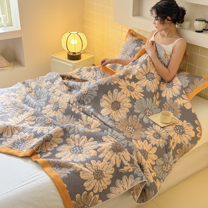 91家纺网 家纺一手货源 找家纺 朴尔家纺-毛巾被 2026新款彩棉云柔三层纱布毛巾被三件套盖毯 花间令