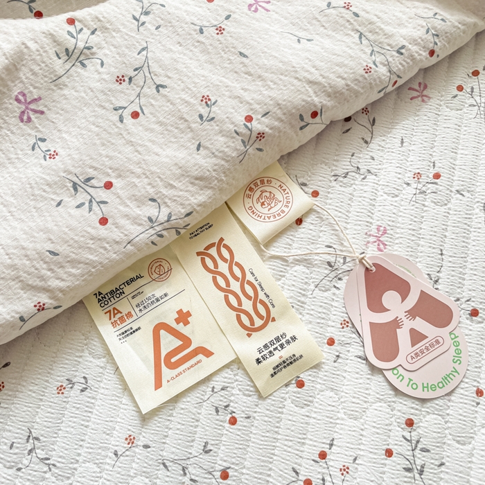 91家纺网 家纺一手货源 找家纺 老帅的工厂店 2026新款A类云感双层纱7A抗菌床盖夏被四件套系列 芋泥小兔