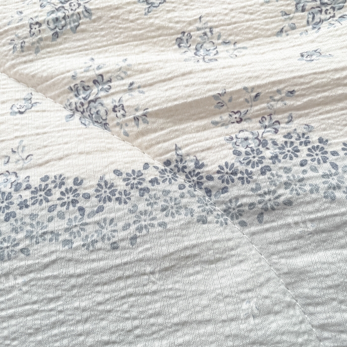 91家纺网 家纺一手货源 找家纺 老帅的工厂店 2026新款A类云感双层纱7A抗菌床盖夏被四件套系列 海盐花田