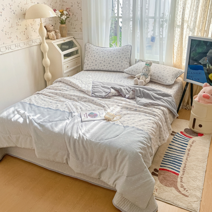 91家纺网 家纺一手货源 找家纺 老帅的工厂店 2026新款A类云感双层纱7A抗菌床盖夏被四件套系列 海盐花田