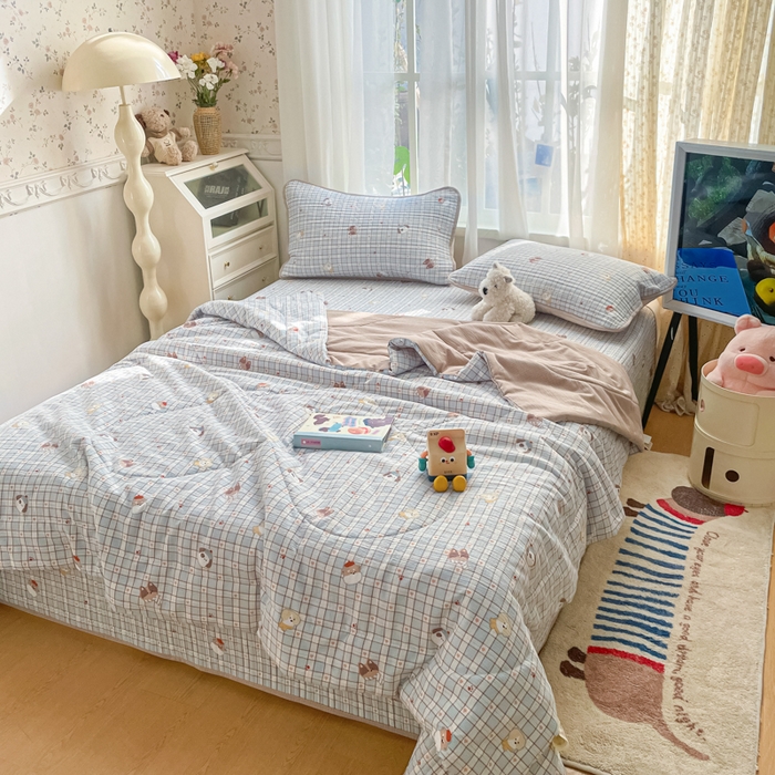 91家纺网 家纺一手货源 找家纺 老帅的工厂店 2026新款A类云感双层纱7A抗菌床盖夏被四件套系列 蓝格萌狗