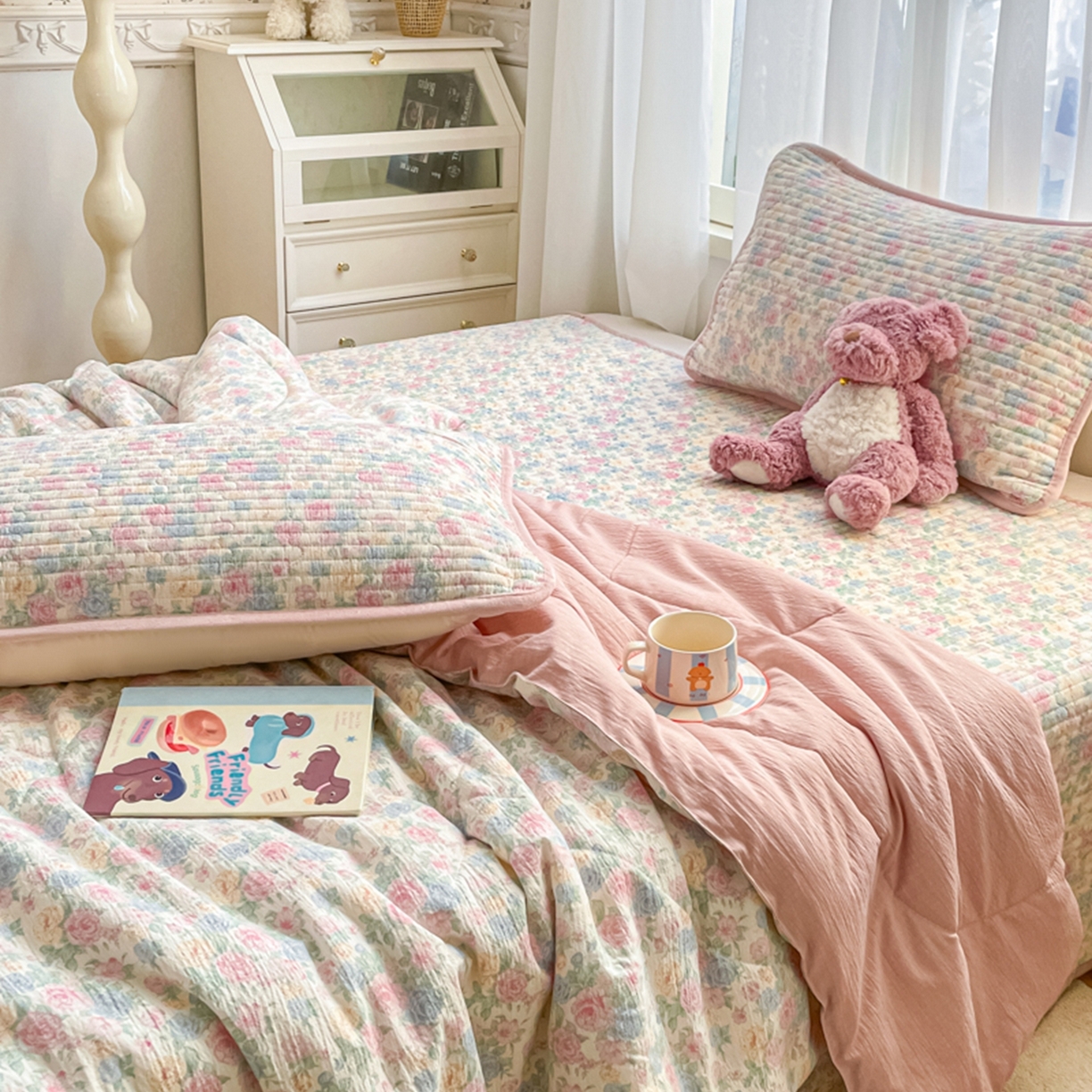 91家纺网 家纺一手货源 找家纺 老帅的工厂店 2026新款A类云感双层纱7A抗菌床盖夏被四件套系列 花蔓