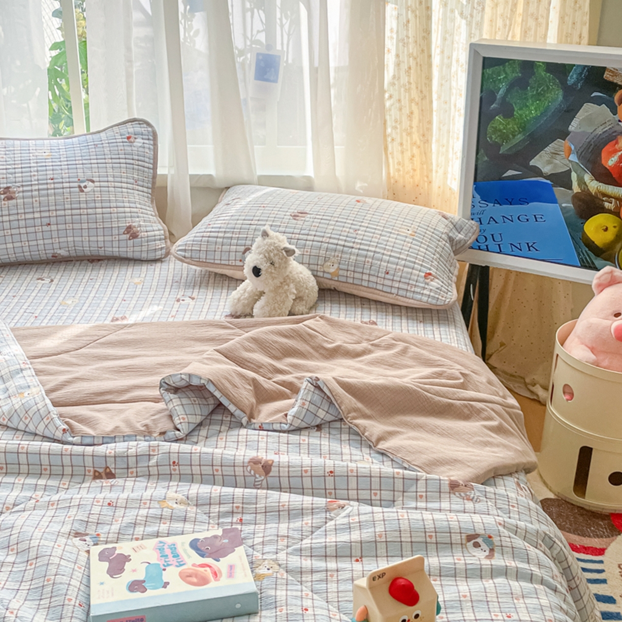 91家纺网 家纺一手货源 找家纺 老帅的工厂店 2026新款A类云感双层纱7A抗菌床盖夏被四件套系列 蓝格萌狗