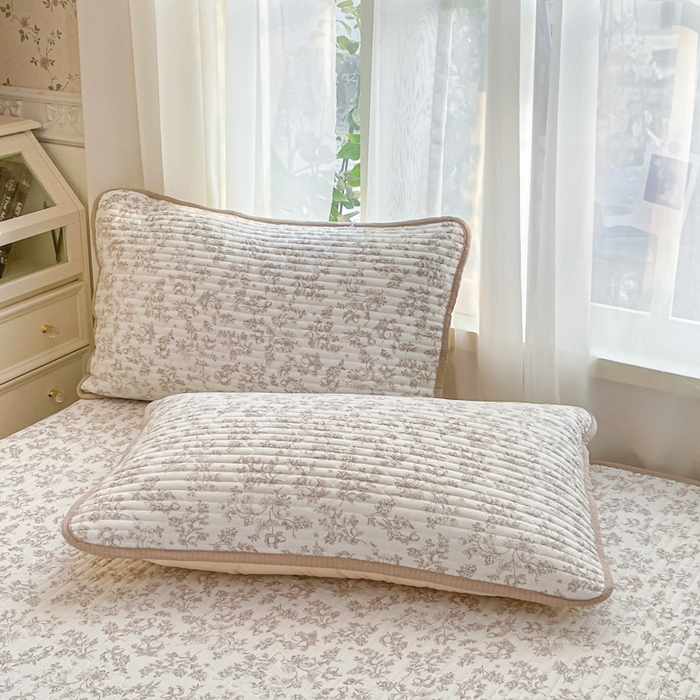 91家纺网 家纺一手货源 找家纺 老帅的工厂店 2026新款A类云感双层纱7A抗菌床盖夏被四件套系列 雾棕花影