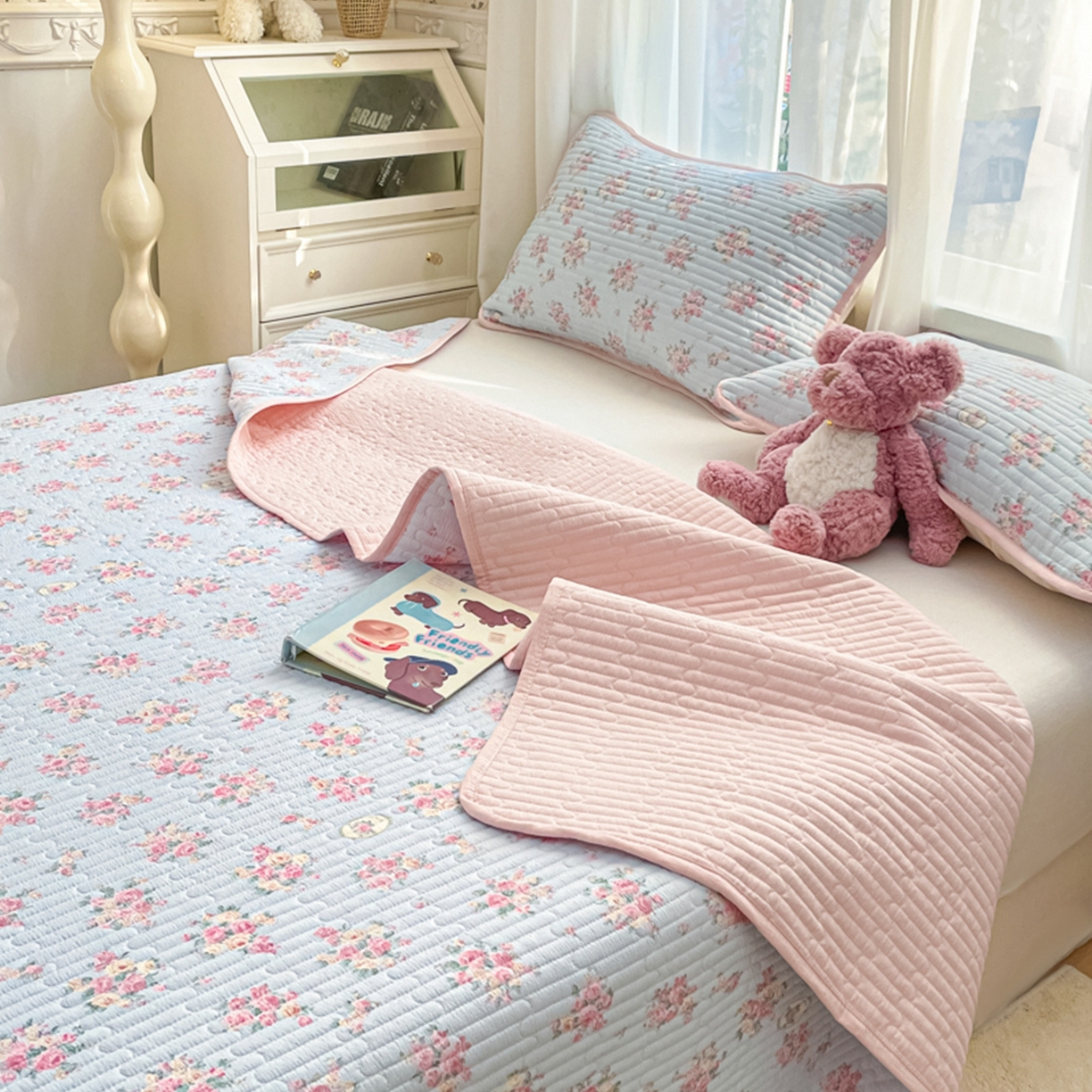 91家纺网 家纺一手货源 找家纺 老帅的工厂店 2026新款A类云感双层纱7A抗菌床盖夏被四件套系列 花漾