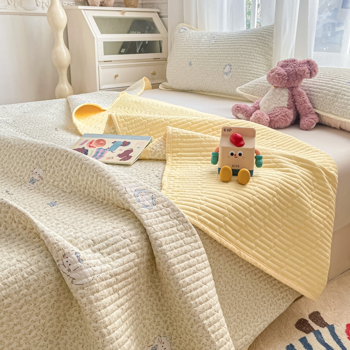 91家纺网 家纺一手货源 找家纺 老帅的工厂店 2026新款A类云感双层纱7A抗菌单品床盖系列 浅野小猫