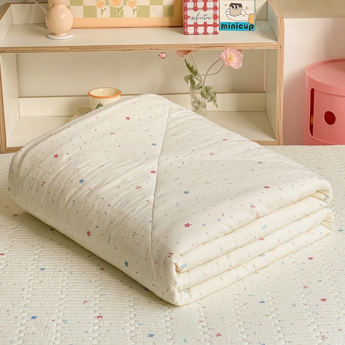 91家纺网 家纺一手货源 找家纺 老帅的工厂店 2026新款A类云感双层纱7A抗菌单品床盖系列 织梦