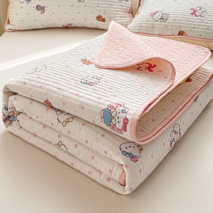 91家纺网 家纺一手货源 找家纺 老帅的工厂店 2026新款A类云感双层纱7A抗菌单品床盖系列 粉波Kitty梦