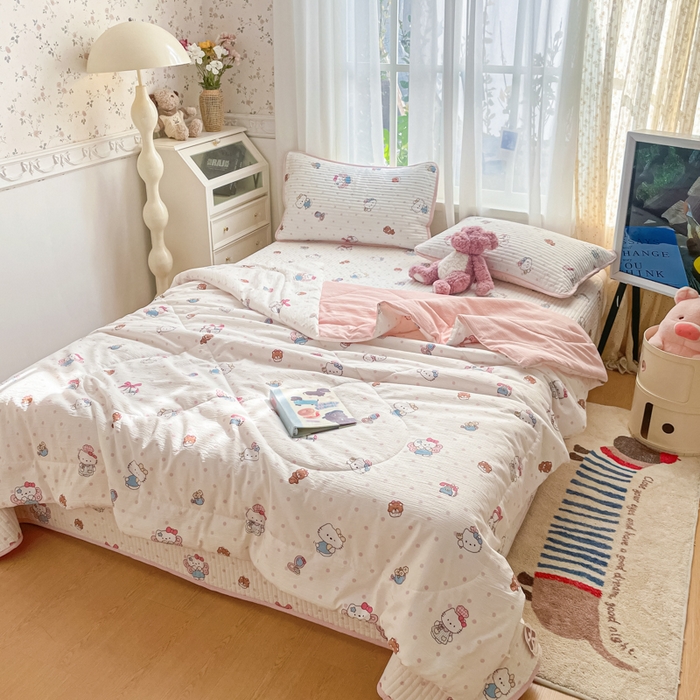 91家纺网 家纺一手货源 找家纺 老帅的工厂店 2026新款A类云感双层纱7A抗菌单品床盖系列 粉波Kitty梦