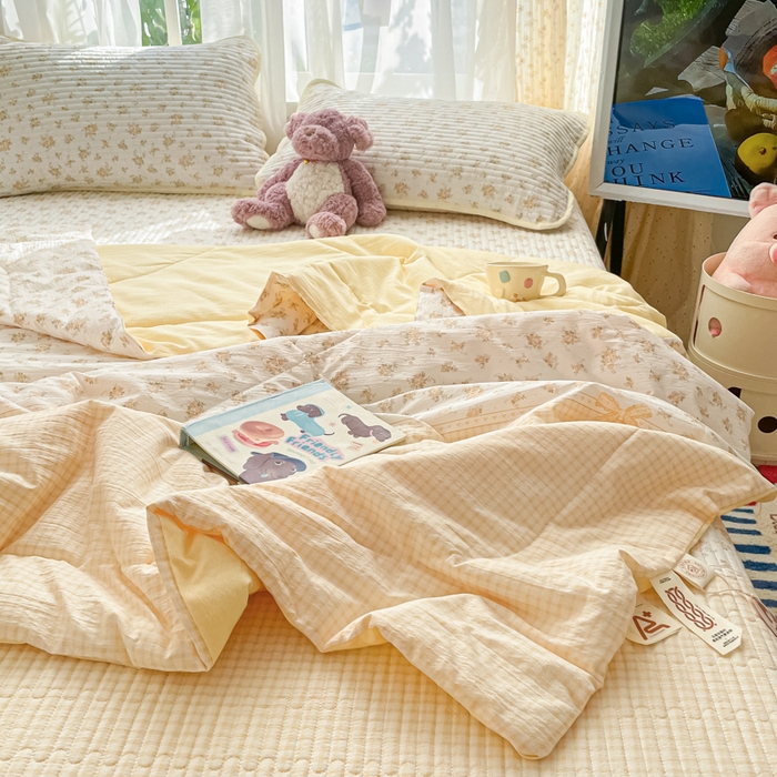 91家纺网 家纺一手货源 找家纺 老帅的工厂店 2026新款A类云感双层纱7A抗菌单品床盖系列 暖花