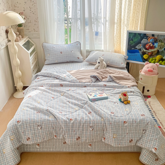 91家纺网 家纺一手货源 找家纺 老帅的工厂店 2026新款A类云感双层纱7A抗菌单品床盖系列 蓝格萌狗